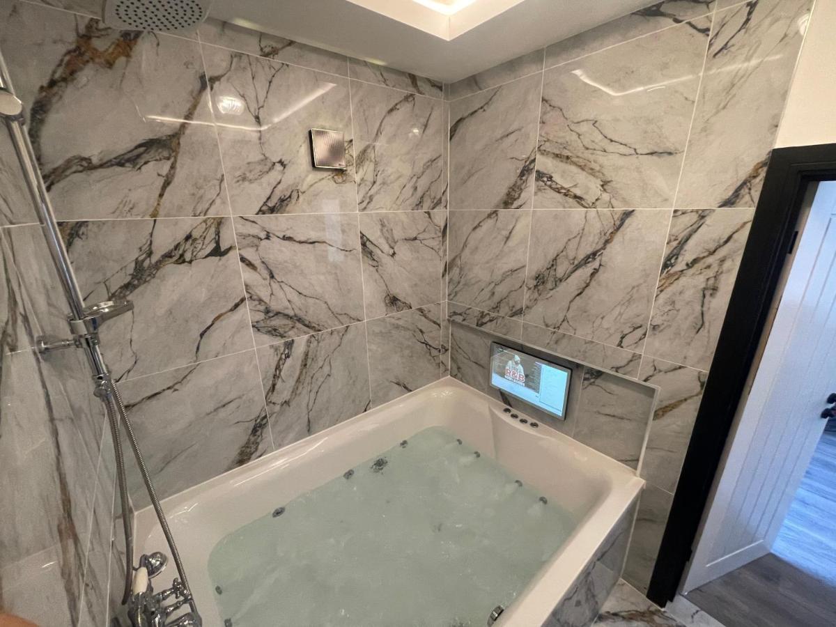 Residency Luxury Seafront Hotel Blackpool Exteriör bild